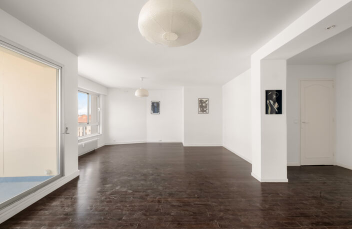 T4 de 96 m2, Charpennes en étage élevé avec vue dégagée — photo 3