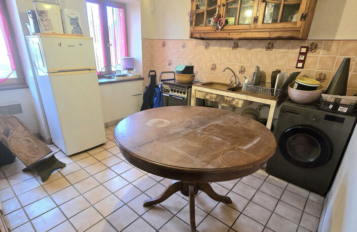 Fermette à rénover gros potentiel avec dépendances à ETEVAUX — photo 3
