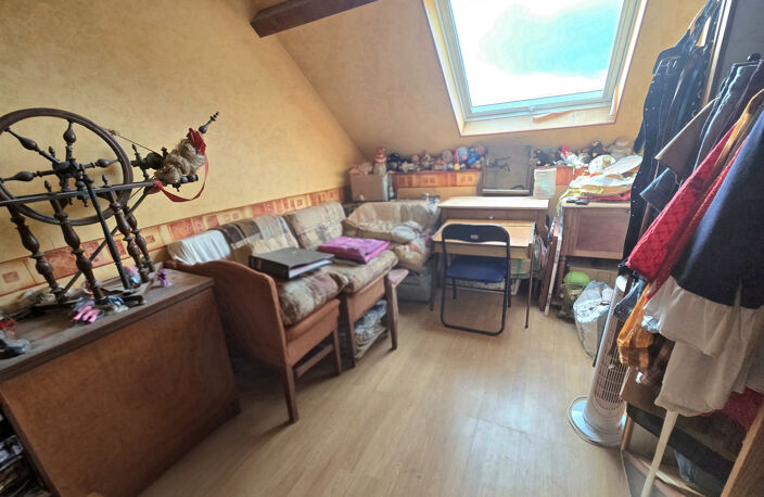 Fermette à rénover gros potentiel avec dépendances à ETEVAUX — photo 4