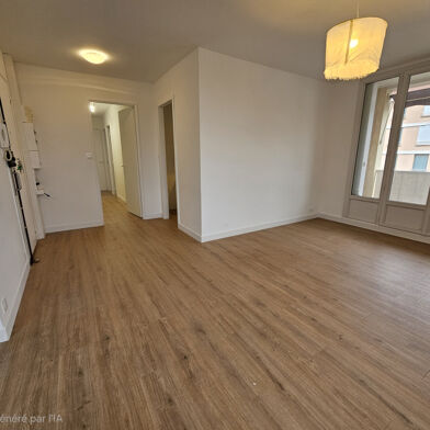 Appartement 4 pièces 1090 €