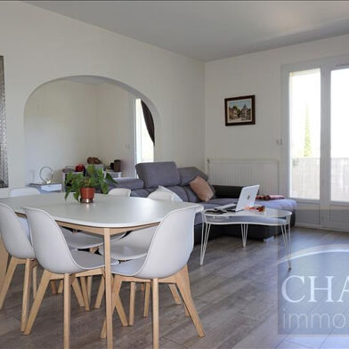 Appartement 3 pièces 1067 €