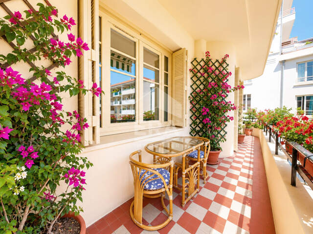 NICE - FLEURS : MAGNIFIQUE 4 PIÈCES DE 88 M² AVEC TERRASSE PLEIN SUD — photo du bien