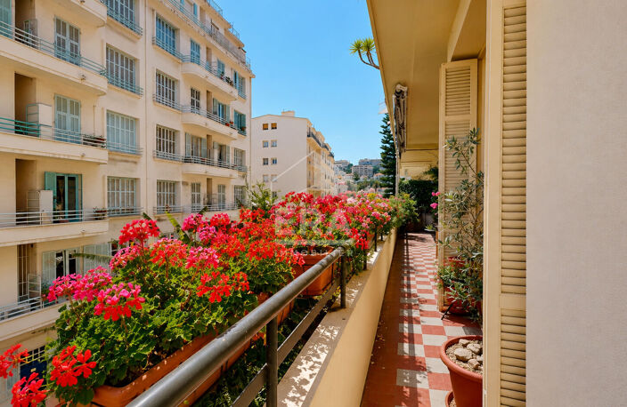 NICE - FLEURS : MAGNIFIQUE 4 PIÈCES DE 88 M² AVEC TERRASSE PLEIN SUD — photo 3