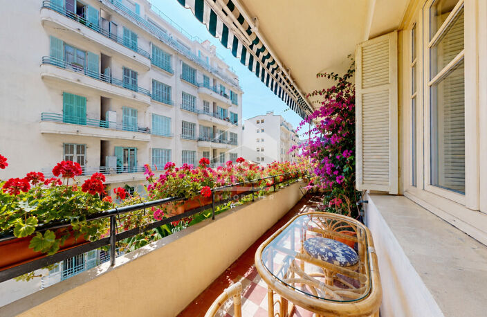 NICE - FLEURS : MAGNIFIQUE 4 PIÈCES DE 88 M² AVEC TERRASSE PLEIN SUD — photo 4