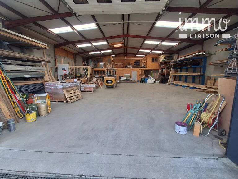 Entrepôt de 400 m2 au sol avec mezzanine — photo 1