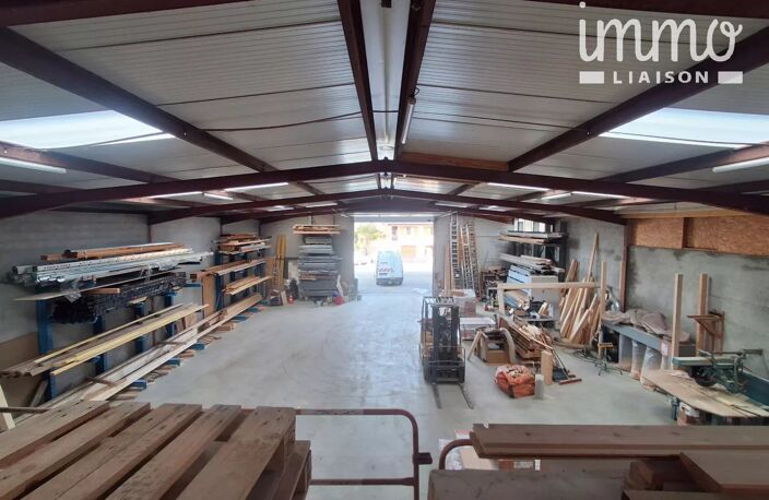 Entrepôt de 400 m2 au sol avec mezzanine — photo 2