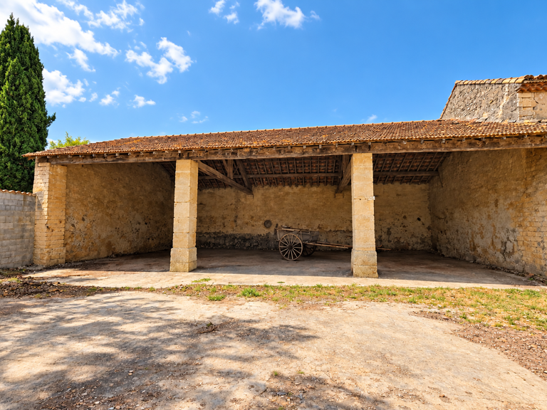 A VENDRE - PUISSERGUIER - TERRAIN CONSTRUCTIBLE ET VIABILISE — photo 1