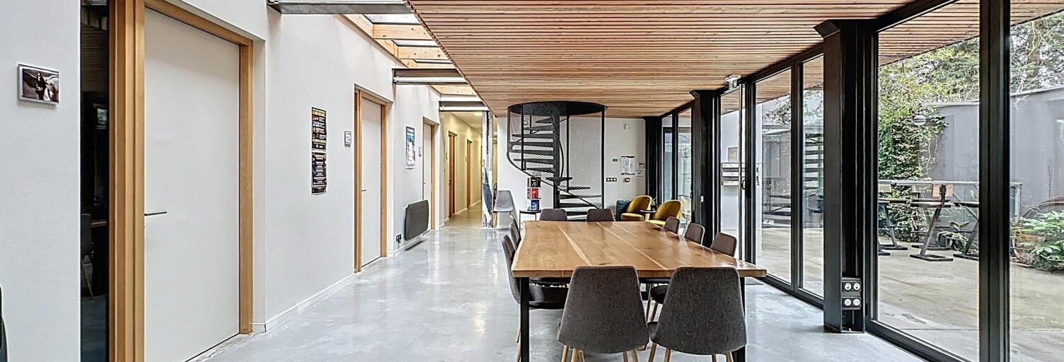 Bureau  322 m² à louer à Nantes (44000)