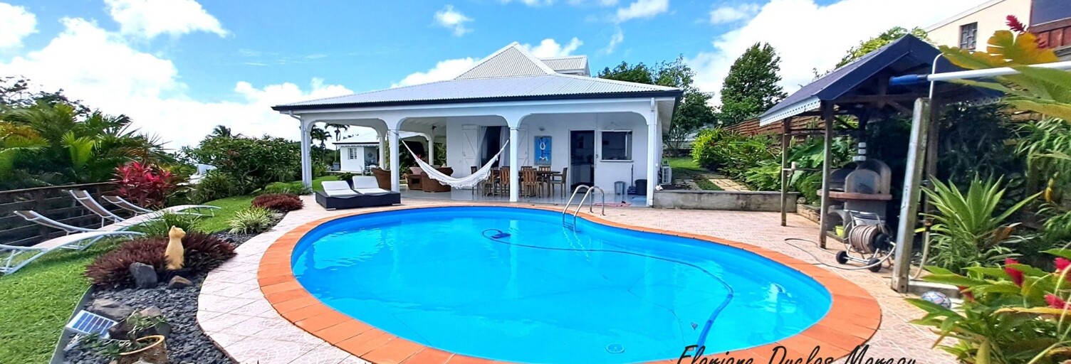 Maison 9 Pièces 175 m² à vendre à Sainte-Rose (97115)