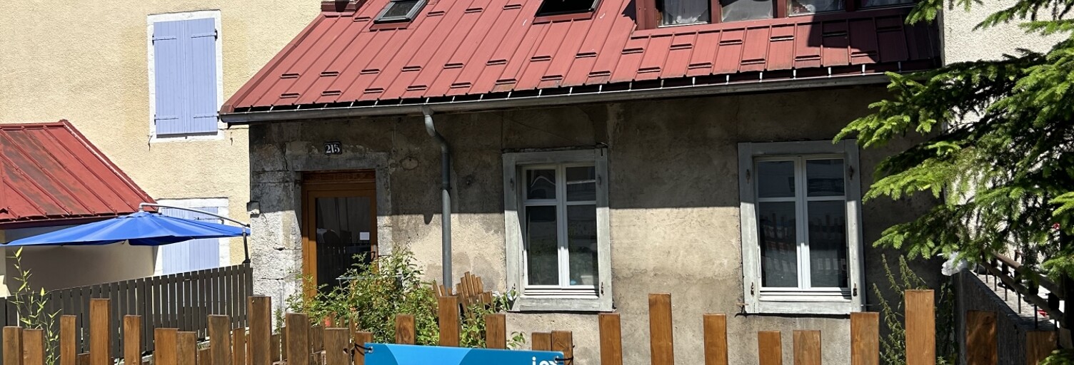 Immeuble  210 m² à vendre à Hauts de Bienne (39400)