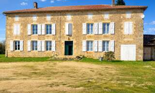 Maison 11 Pièces 431 m² à vendre à Vieux-Ruffec (16350)