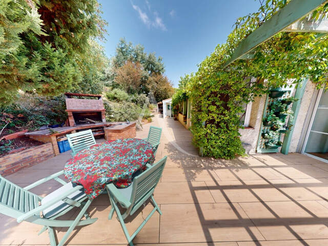 Maison 7 pièces sur sous-sol et avec vue dégagée — photo du bien