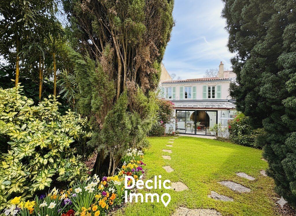 Villa / Maison 7 pièces  à vendre Rochelle (La) 17000