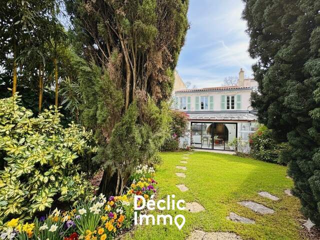 Quand l'exception devient adresse : maison au Mail avec jardin et studio indépendant — photo du bien