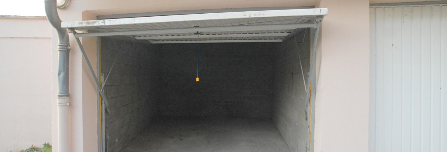 Garage  16 m² à louer à Saint-Symphorien-d'Ozon (69360)