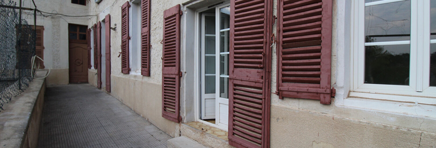 Maison 3 Pièces 71 m² à louer à Eyguières (13430)