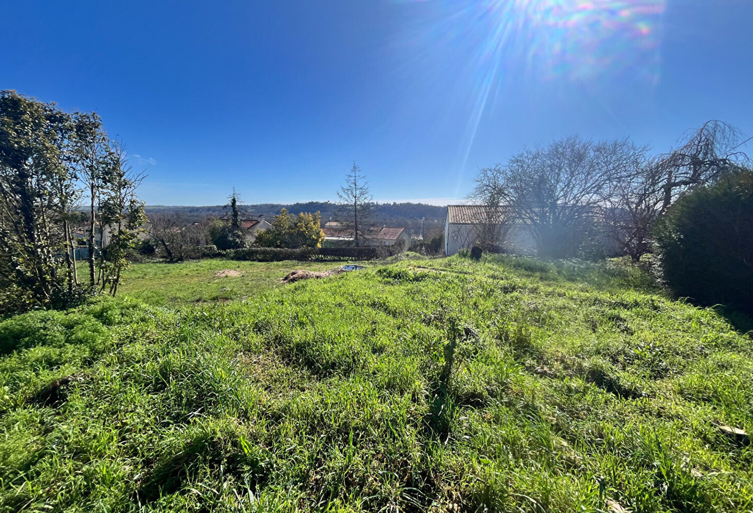 terrain 480 m² plein bourg de OUDON — photo 1
