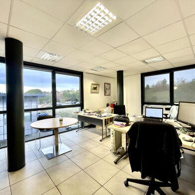 Bureau 1 pièces 490 €