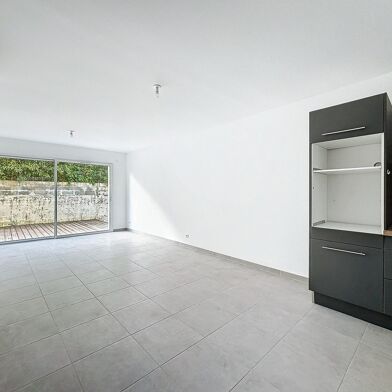Maison 5 pièces 1350 €
