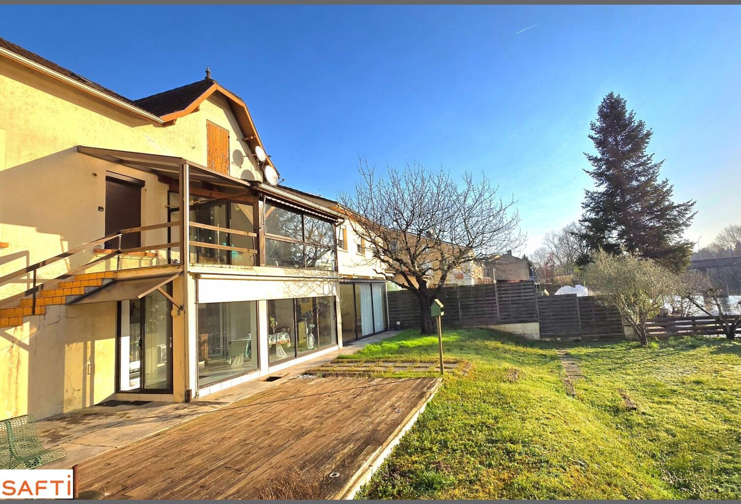 Grande maison familiale proche toutes commodités avec vue et accès privilégié au Lot — photo 1