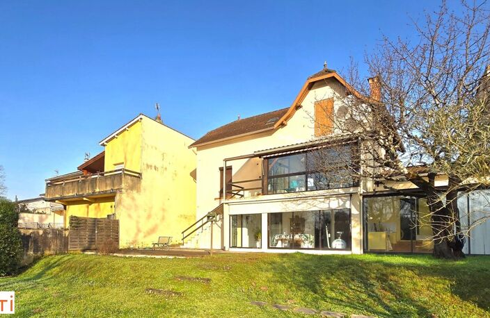 Grande maison familiale proche toutes commodités avec vue et accès privilégié au Lot — photo 3