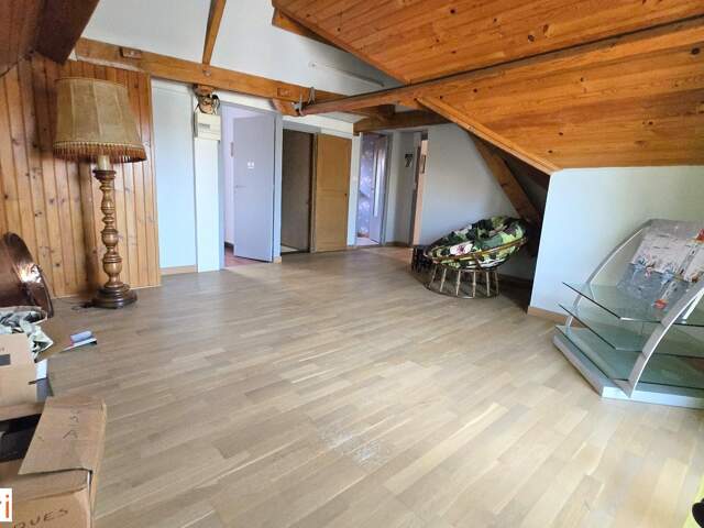 Grande maison familiale proche toutes commodités avec vue et accès privilégié au Lot — photo du bien