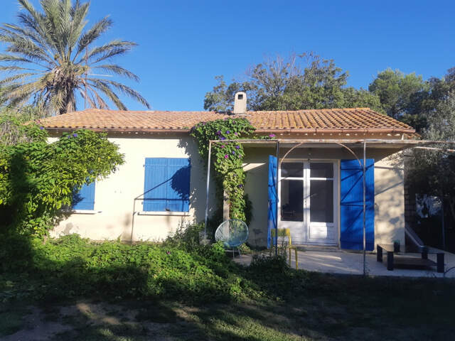 DEUX MAISONS PLAIN PIED SUR TERRAIN PLAT BORD DE MER — photo du bien