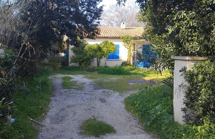 DEUX MAISONS PLAIN PIED SUR TERRAIN PLAT BORD DE MER — photo 2