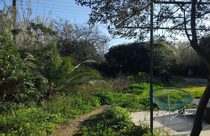 DEUX MAISONS PLAIN PIED SUR TERRAIN PLAT BORD DE MER — photo 4