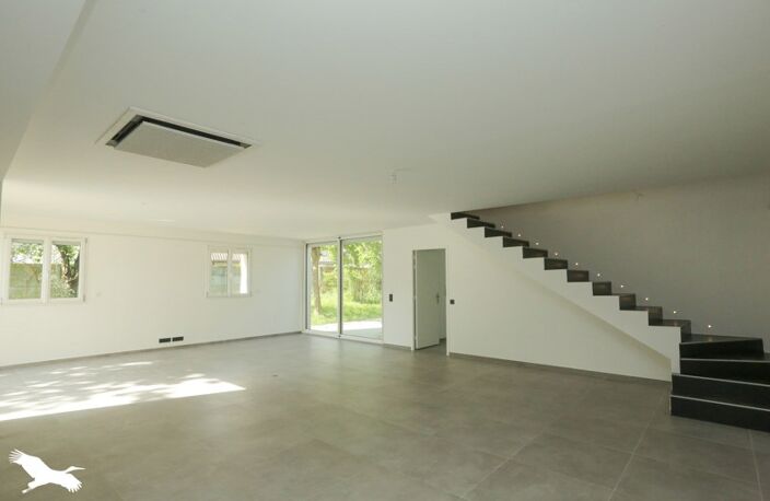 Maison en pierre de 6 pièces principales — photo 4