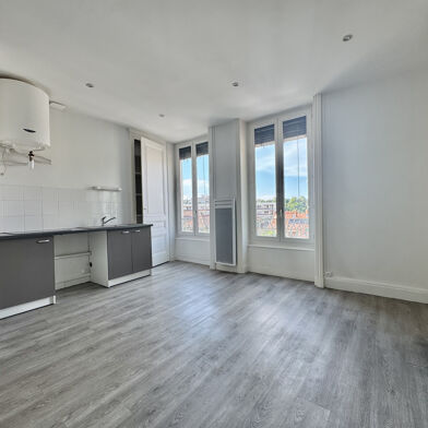 Appartement 2 pièces 890 €