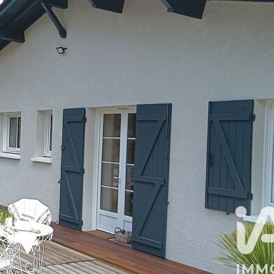 Maison 4 pièces 755600 €