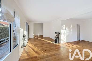 Maison 8 pièces 3150 €