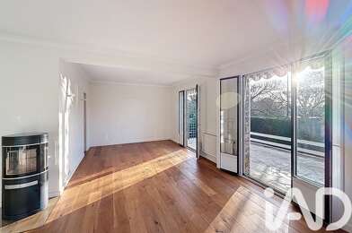 Maison 8 pièces 2950 €