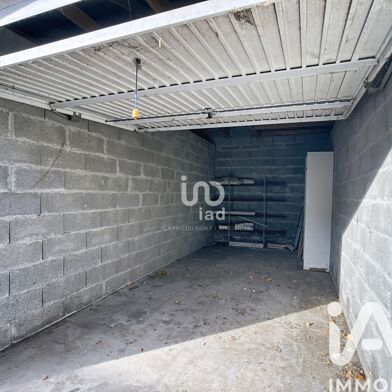 Garage  23000 €