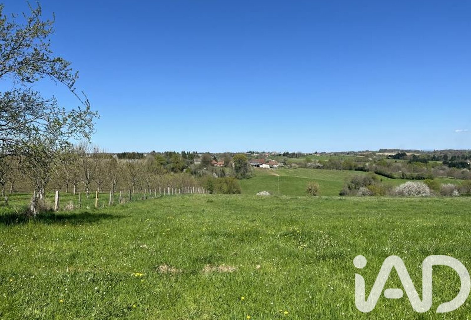 Vente Terrain 9 800 m&sup2; — photo 1