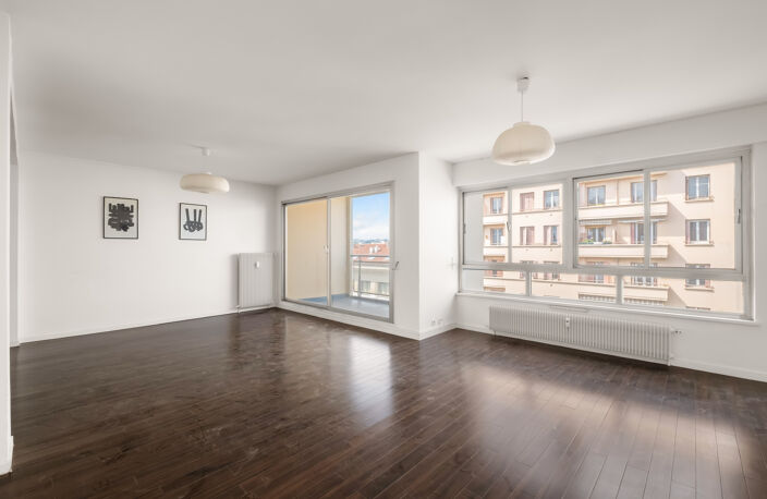 T4 de 96 m2, Charpennes en étage élevé avec vue dégagée — photo 4
