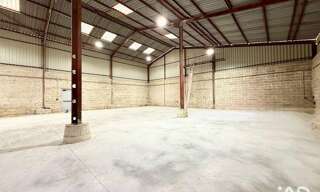 Commerce  993 m² à louer à Pontpoint (60700)