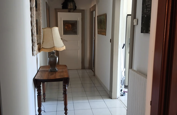 VENTE - APPARTEMENT - 112 M2 - 5 PIECES - ALES — photo 5