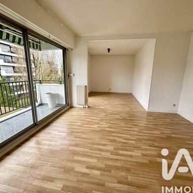 Appartement 3 pièces 883 €