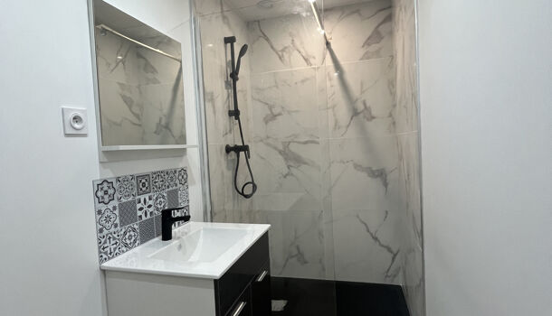 Appartement 1 pièces  à louer Cuges-les-Pins 13780