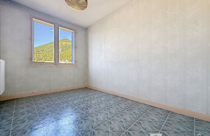 Appartement Voiron 5 pièce(s) — photo 5