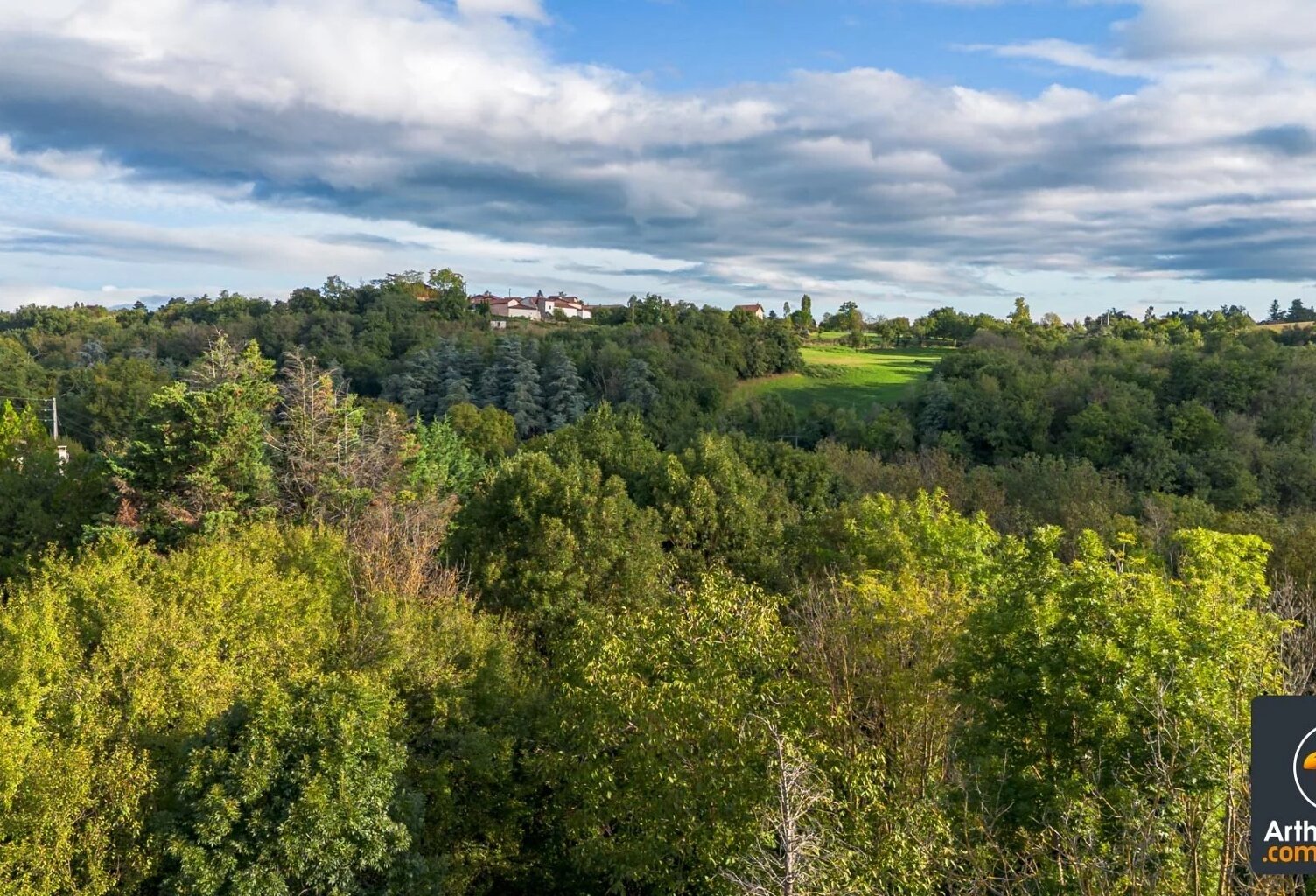 Maison individuelle de plain-pied avec garage et jardin de 1 164 m² – Orliénas — photo 1