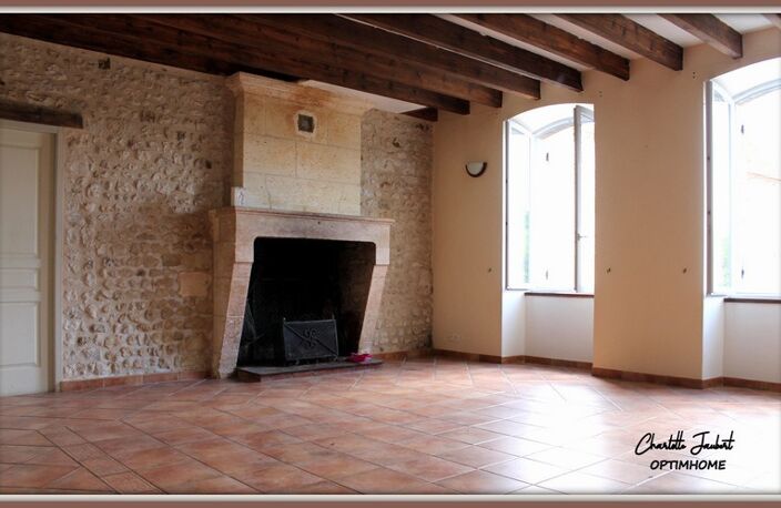 Maison à vendre 8 pièces Proche de MONTMOREAU SAINT CYBARD (16) — photo 2