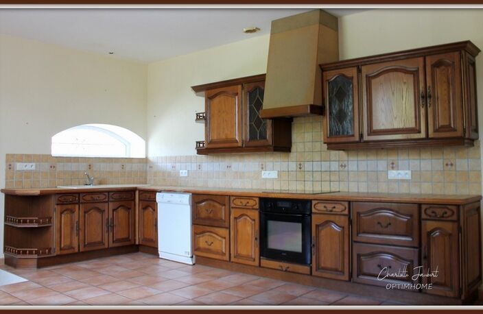 Maison à vendre 8 pièces Proche de MONTMOREAU SAINT CYBARD (16) — photo 5