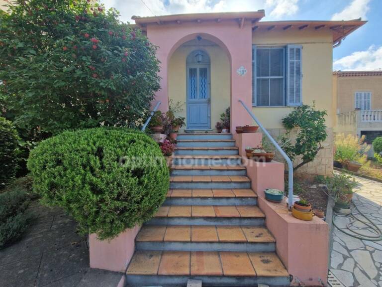 Maison individuelle avec jardin et stationnements — photo 1
