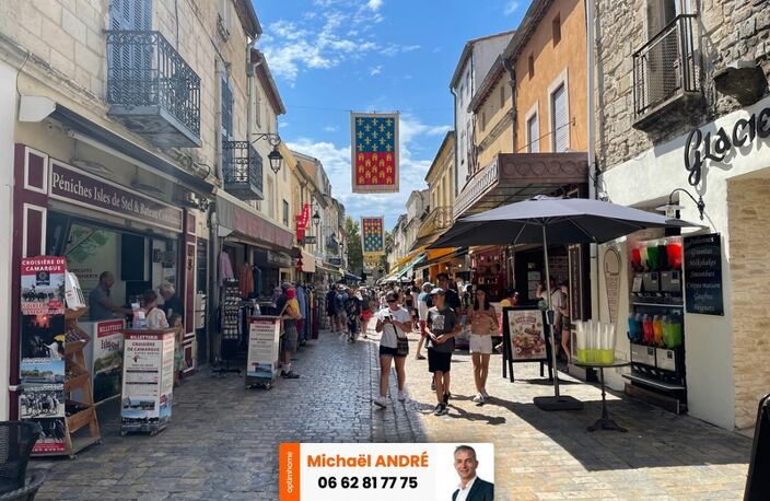 DROIT AU BAIL – LOCAL COMMERCIAL INTRA-MUROS AIGUES-MORTES — photo 2