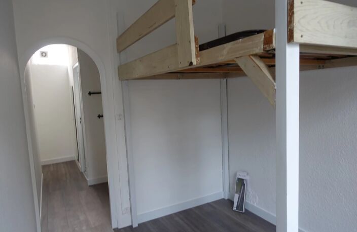 STUDIO - GRENOBLE (CHORRIER-BERRIAT) — photo 3