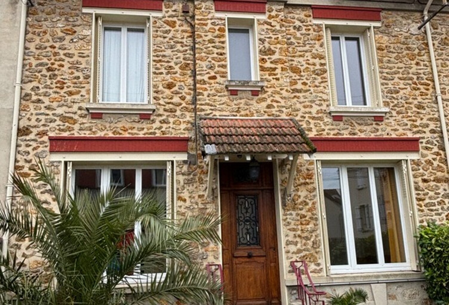 GRANDE MAISON EN PIERRES MEULIERES EN CENTRE VILLE DE LA FERTE SOUS JOUARRE — photo 1
