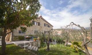 Maison 8 Pièces 232 m² à vendre à Le Rouret (06650)